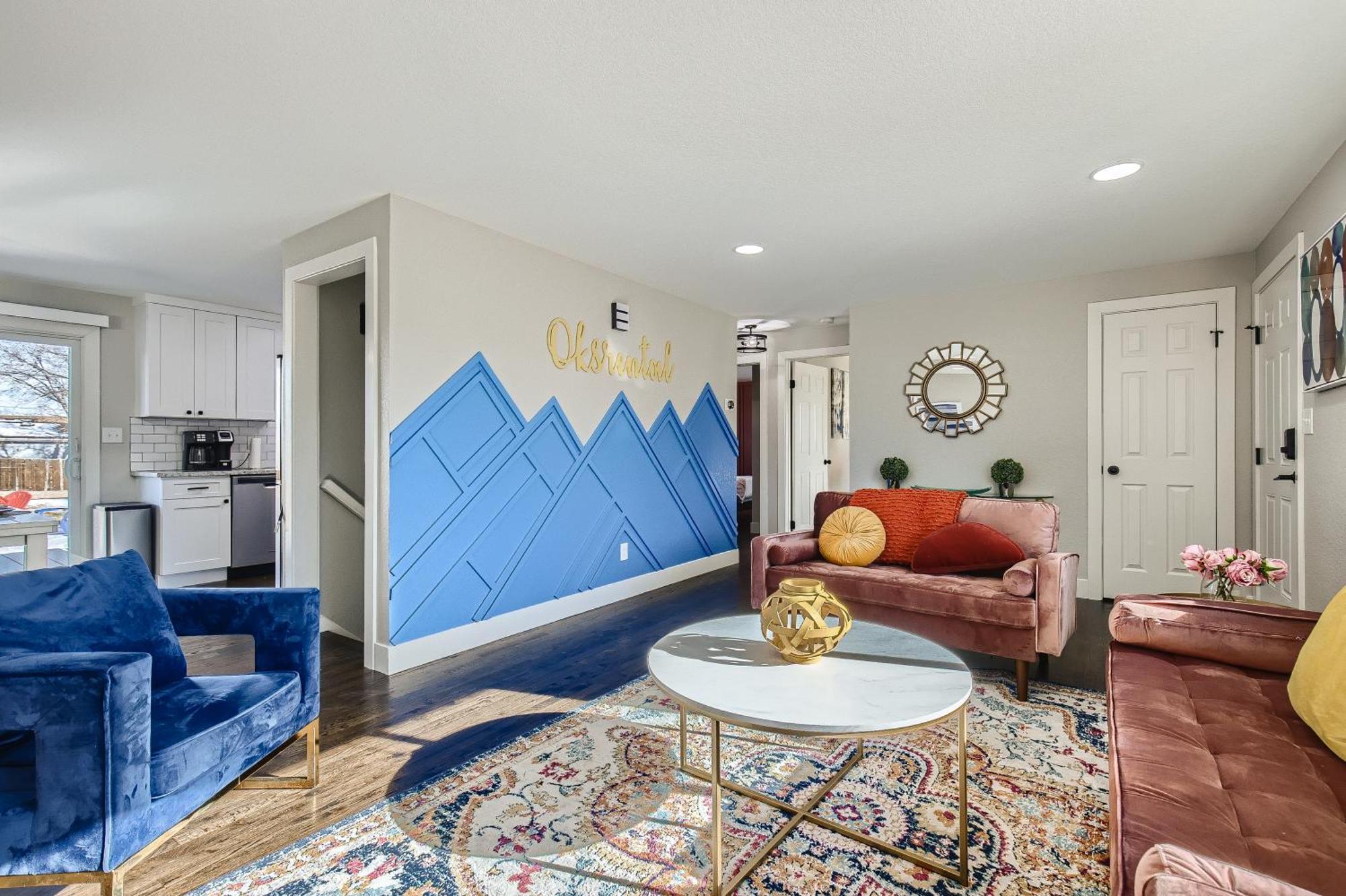 King Beds, Firepit, Hot Tub, Near Down Town, Games Holiday home Denver